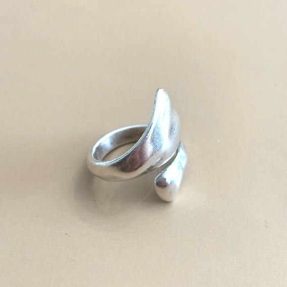 Chunky Hammered Rings in Silver and Gold - Picture 3 of 5